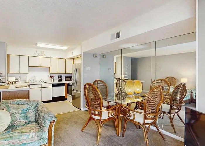 Coastal With Large Balcony Ocean Views & Pool - Short Walk To The Holiday home *