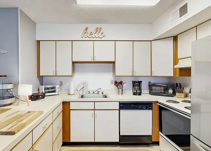 Coastal With Large Balcony Ocean Views & Pool - Short Walk To The Holiday home Ocean City