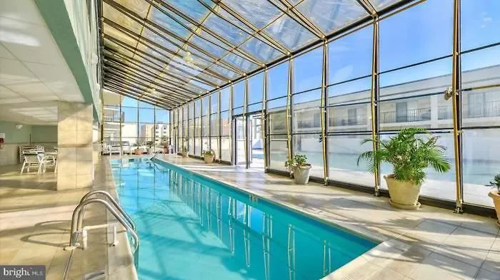 Coastal With Large Balcony Ocean Views & Pool - Short Walk To The Ocean City
