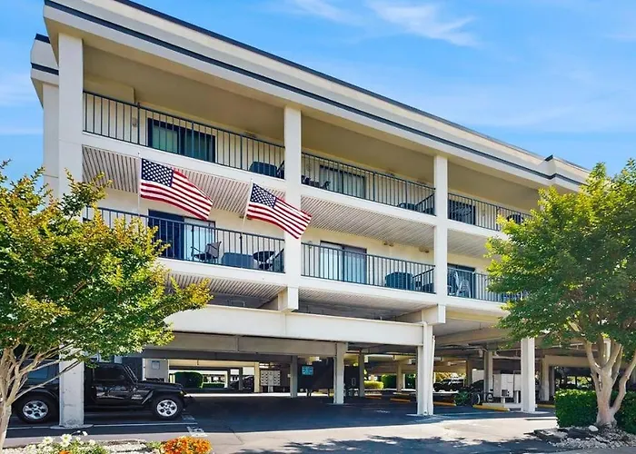 Coastal With Large Balcony Ocean Views & Pool - Short Walk To The Ocean City